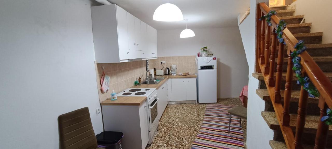 Comfortable And Spacious Stone Traditional Apartment La Canea Exterior foto